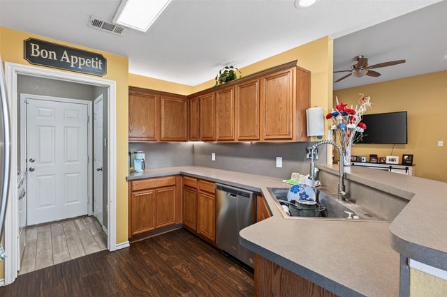 304 Daisy Road, Midlothian, TX 76065