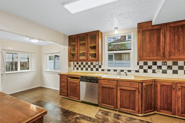 1611 W York Ave, Spokane, WA 99205