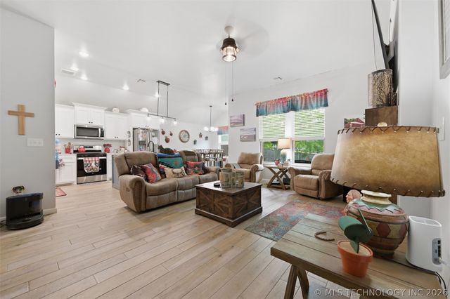 903 Dahlia, Noble, OK 73068