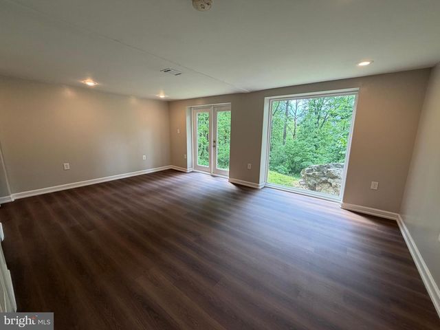 146 TRILLIUM TRAIL RD, Linden, VA 22642