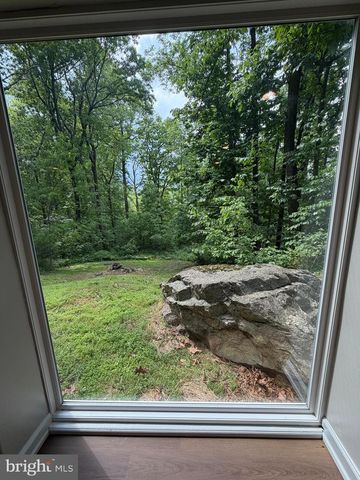146 TRILLIUM TRAIL RD, Linden, VA 22642