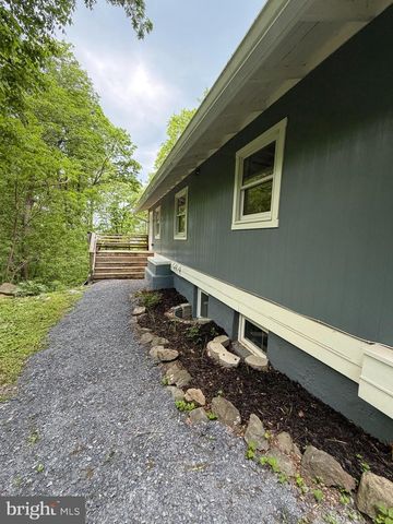 146 TRILLIUM TRAIL RD, Linden, VA 22642