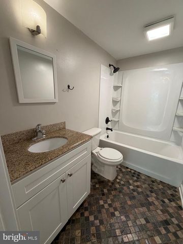 146 TRILLIUM TRAIL RD, Linden, VA 22642