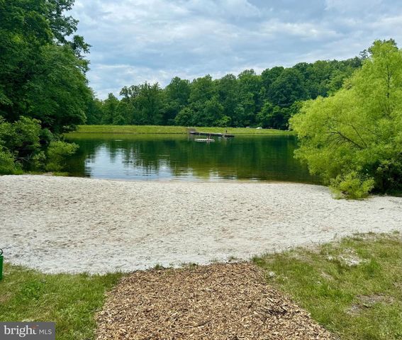 146 TRILLIUM TRAIL RD, Linden, VA 22642