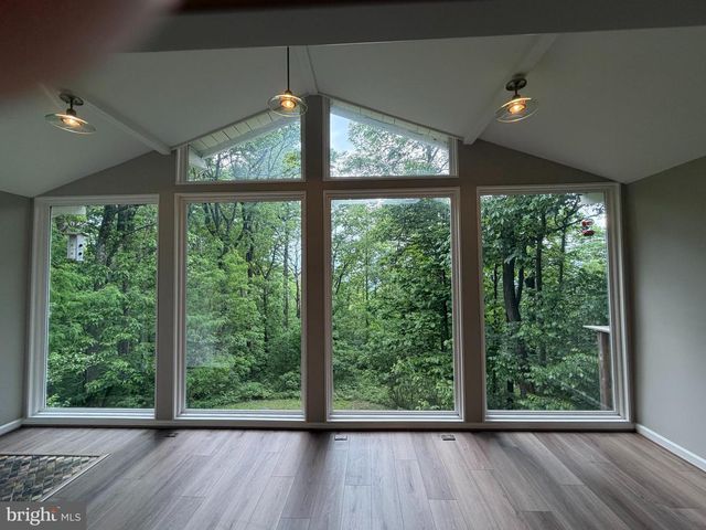 146 TRILLIUM TRAIL RD, Linden, VA 22642