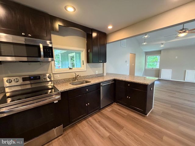 146 TRILLIUM TRAIL RD, Linden, VA 22642