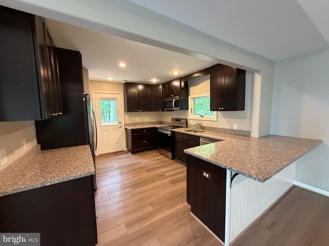 146 TRILLIUM TRAIL RD, Linden, VA 22642