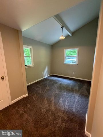 146 TRILLIUM TRAIL RD, Linden, VA 22642