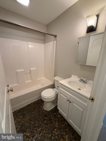 146 TRILLIUM TRAIL RD, Linden, VA 22642