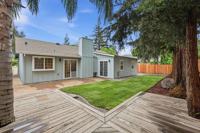 5718 Cobblestone Dr, Rocklin, CA 95765