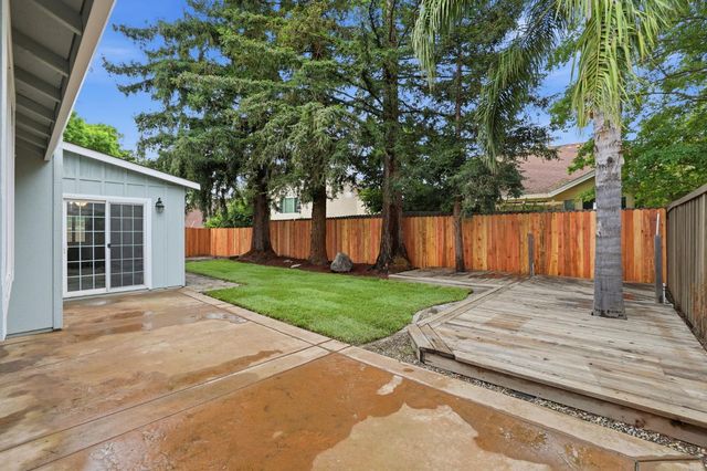 5718 Cobblestone Dr, Rocklin, CA 95765