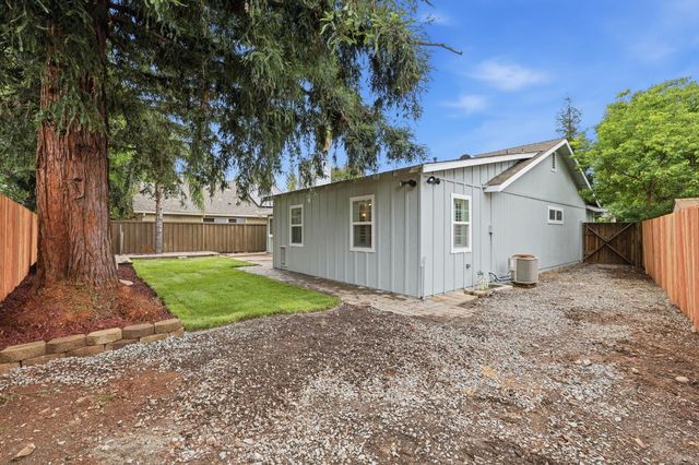 5718 Cobblestone Dr, Rocklin, CA 95765