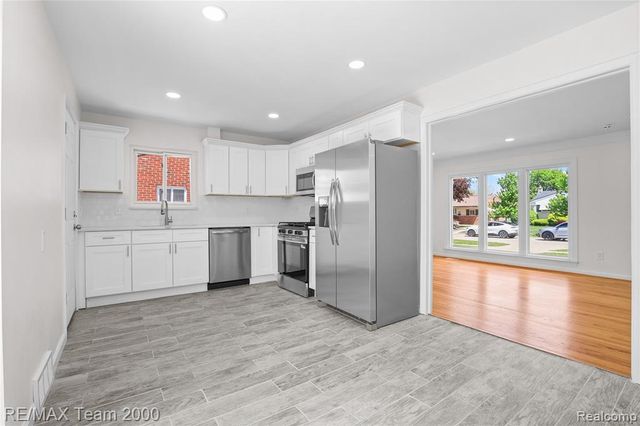6135 Ardmore Street, Dearborn Heights, MI 48127