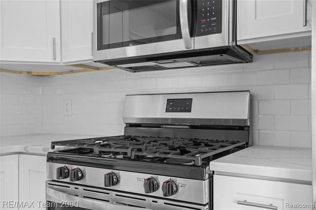 6135 Ardmore Street, Dearborn Heights, MI 48127