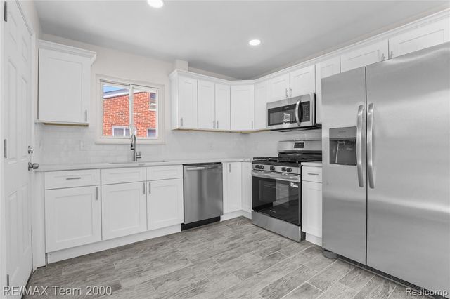 6135 Ardmore Street, Dearborn Heights, MI 48127
