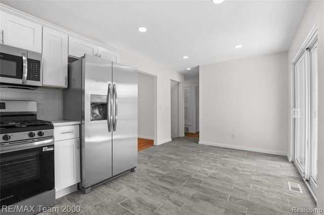 6135 Ardmore Street, Dearborn Heights, MI 48127