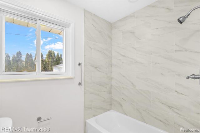 6135 Ardmore Street, Dearborn Heights, MI 48127