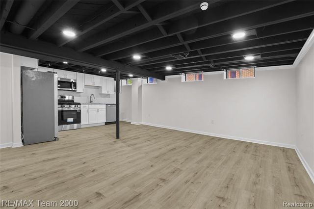 6135 Ardmore Street, Dearborn Heights, MI 48127