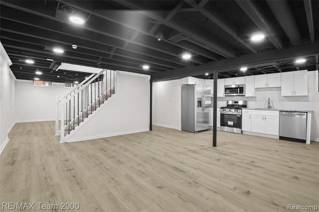 6135 Ardmore Street, Dearborn Heights, MI 48127