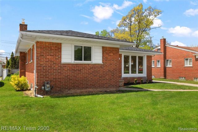6135 Ardmore Street, Dearborn Heights, MI 48127