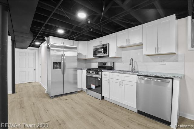 6135 Ardmore Street, Dearborn Heights, MI 48127