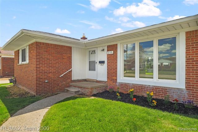 6135 Ardmore Street, Dearborn Heights, MI 48127