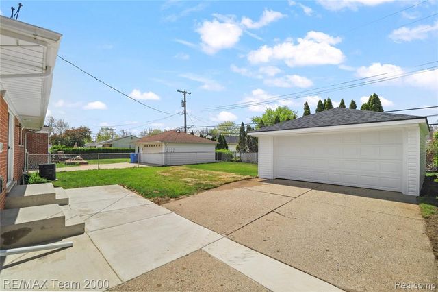 6135 Ardmore Street, Dearborn Heights, MI 48127