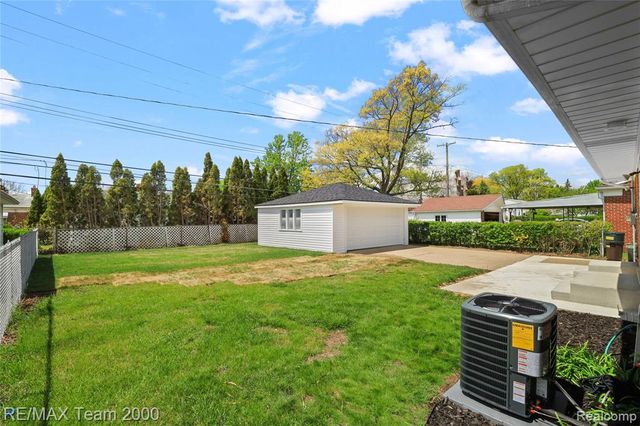 6135 Ardmore Street, Dearborn Heights, MI 48127