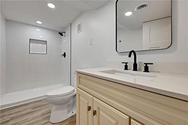 5408 W 72nd Street, Prairie Village, KS 66208