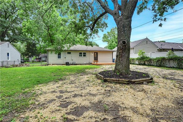 5408 W 72nd Street, Prairie Village, KS 66208