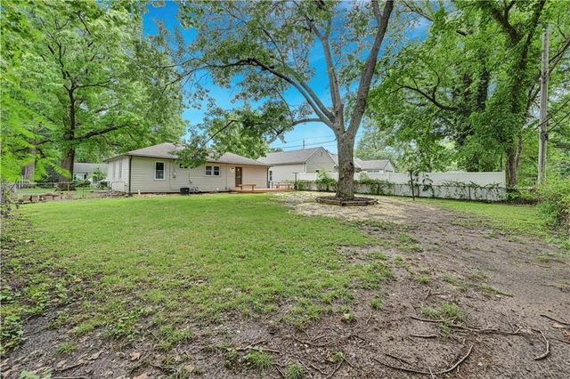5408 W 72nd Street, Prairie Village, KS 66208
