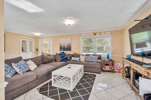 1807 OAK FOREST DRIVE S, Clearwater, FL 33759