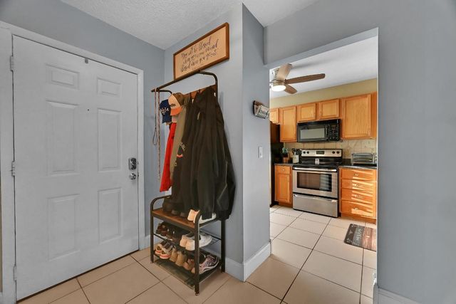 214 Palmetto Court, Jupiter, FL 33458