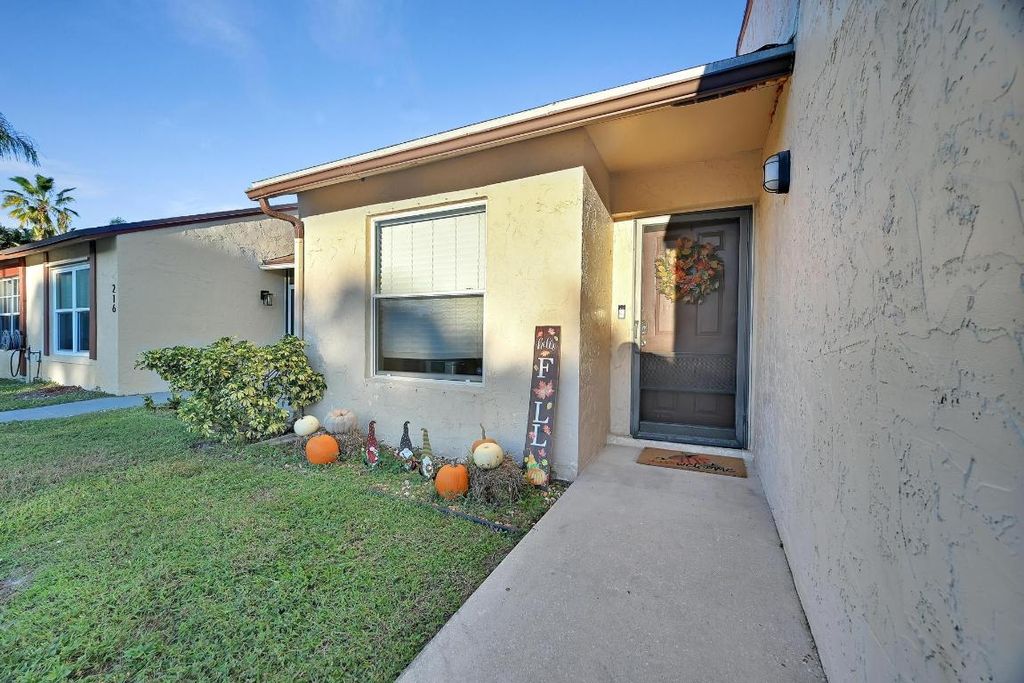 214 Palmetto Court, Jupiter, FL 33458