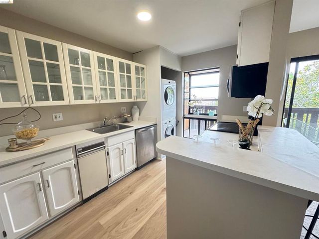 16363 Saratoga St 202E, San Leandro, CA 94578