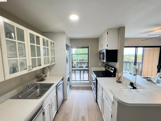 16363 Saratoga St 202E, San Leandro, CA 94578