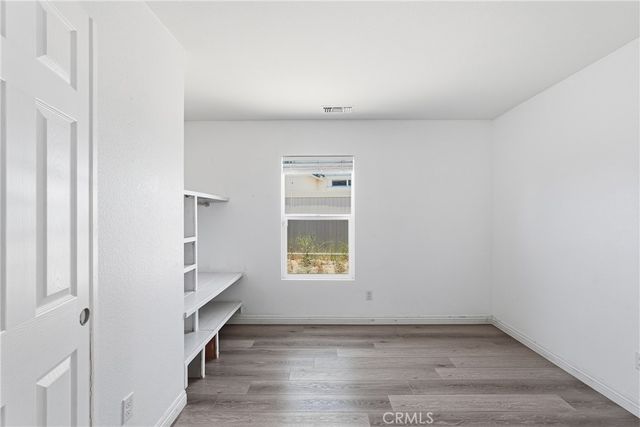 570 Farmstead, Hemet, CA 92543