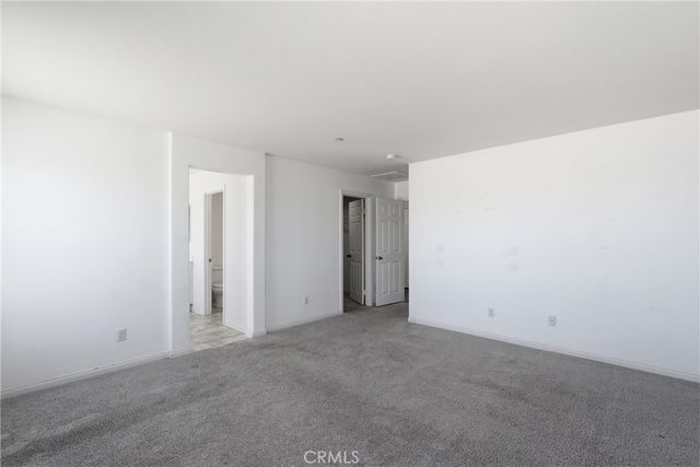 570 Farmstead, Hemet, CA 92543