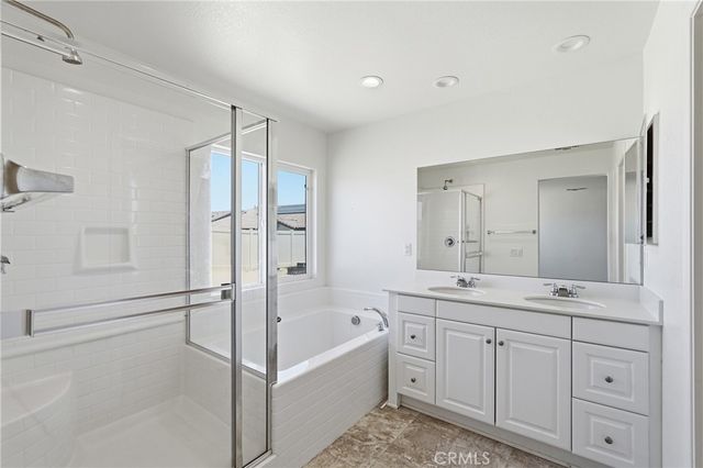 570 Farmstead, Hemet, CA 92543