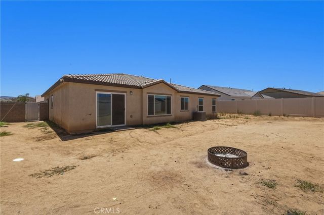 570 Farmstead, Hemet, CA 92543