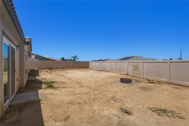 570 Farmstead, Hemet, CA 92543