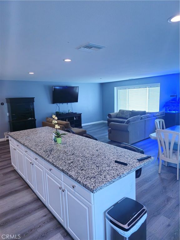 Image 2 of property listing at 570 Farmstead, Hemet, CA 92543