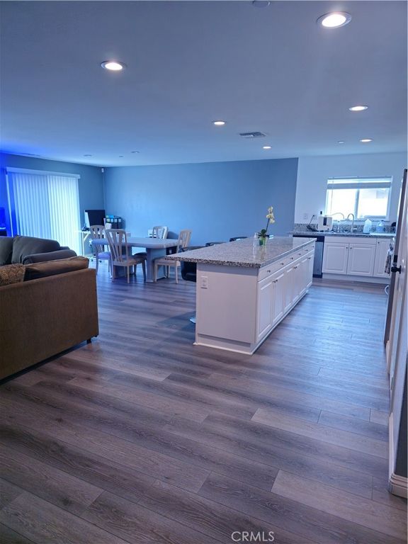 Image 3 of property listing at 570 Farmstead, Hemet, CA 92543