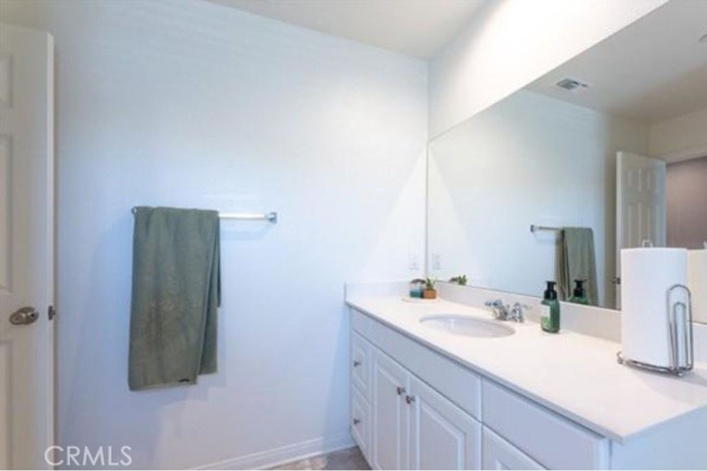 Image 6 of property listing at 570 Farmstead, Hemet, CA 92543