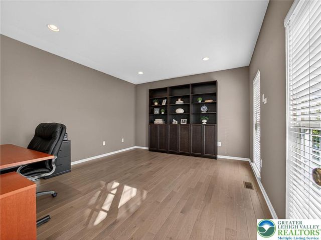 7018 Tuscany Drive, Lower Macungie Twp, PA 18062