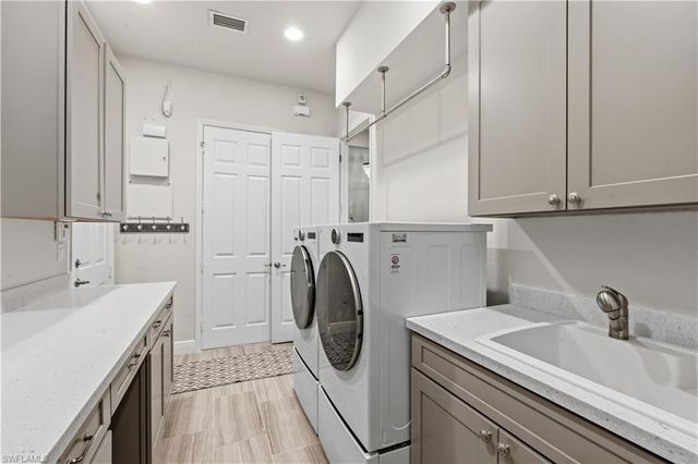 2870 Cinnamon Bay CIR NW, Naples, FL 34119