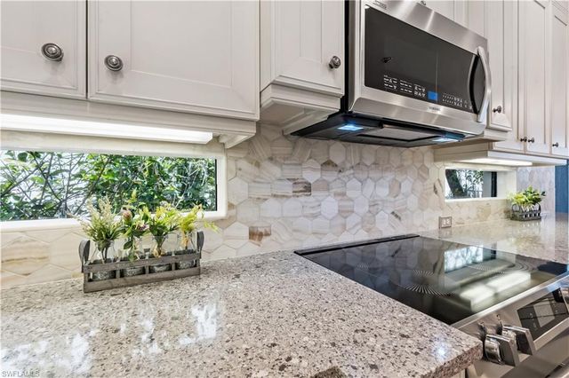 2870 Cinnamon Bay CIR NW, Naples, FL 34119
