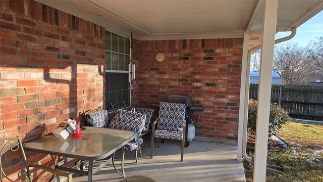 904 Roseanne Drive, Commerce, TX 75428