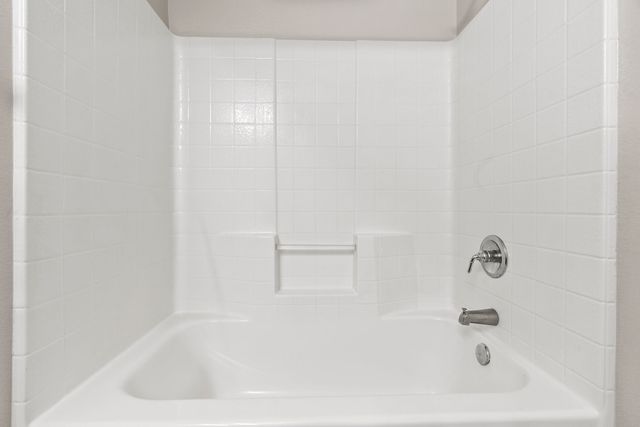 904 Roseanne Drive, Commerce, TX 75428