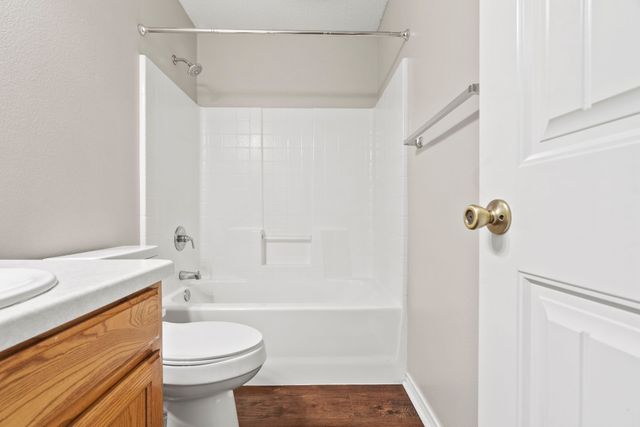 904 Roseanne Drive, Commerce, TX 75428